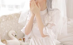 学生跪床 被 蘑菇